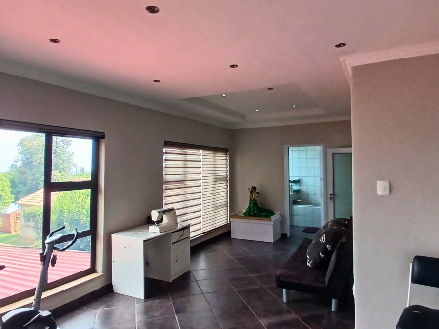 5 Bedroom Property for Sale in Fishers Hill Gauteng