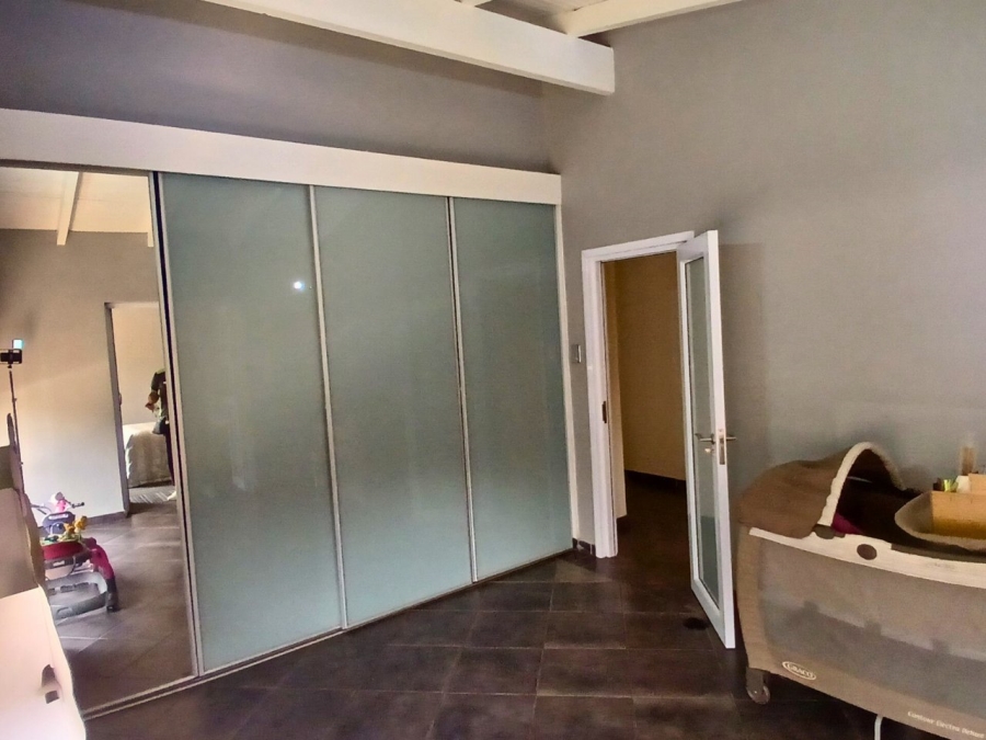 5 Bedroom Property for Sale in Fishers Hill Gauteng
