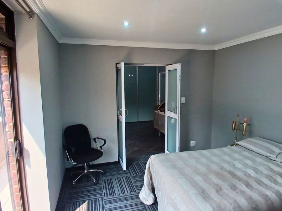 5 Bedroom Property for Sale in Fishers Hill Gauteng