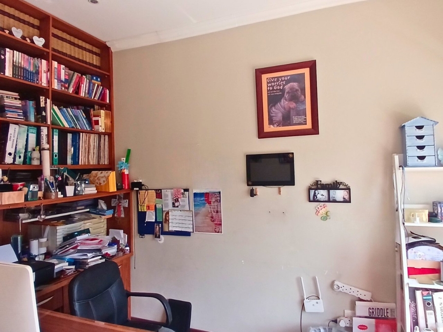 5 Bedroom Property for Sale in Fishers Hill Gauteng