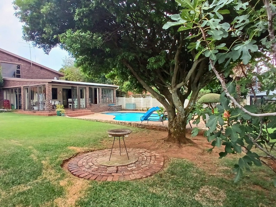 5 Bedroom Property for Sale in Fishers Hill Gauteng