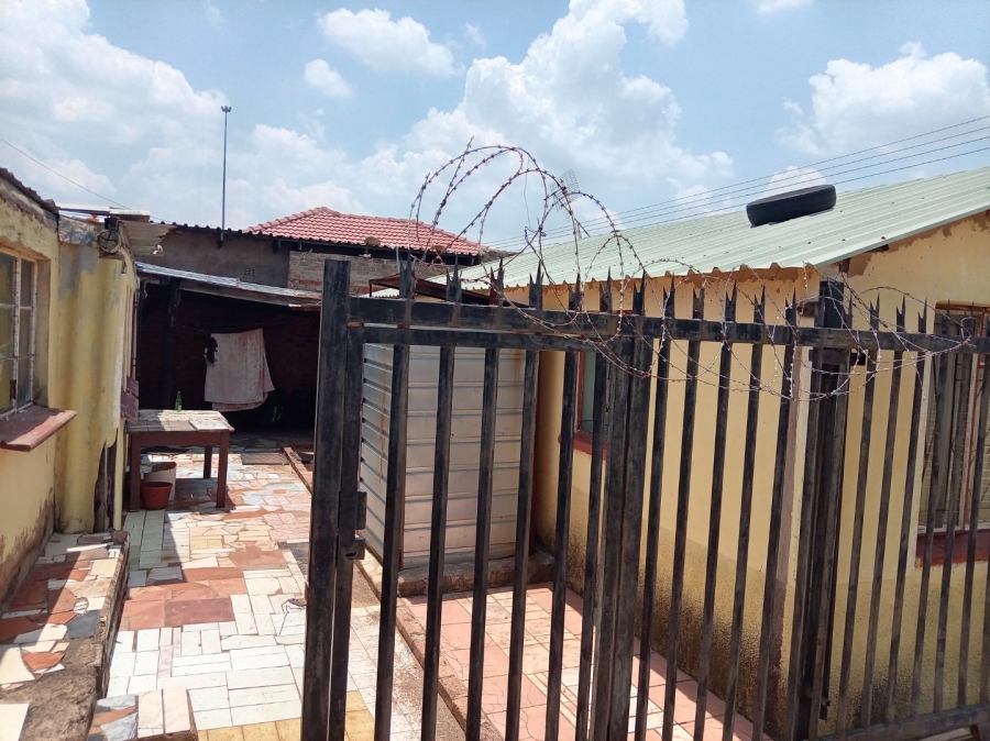 2 Bedroom Property for Sale in Soshanguve G Gauteng