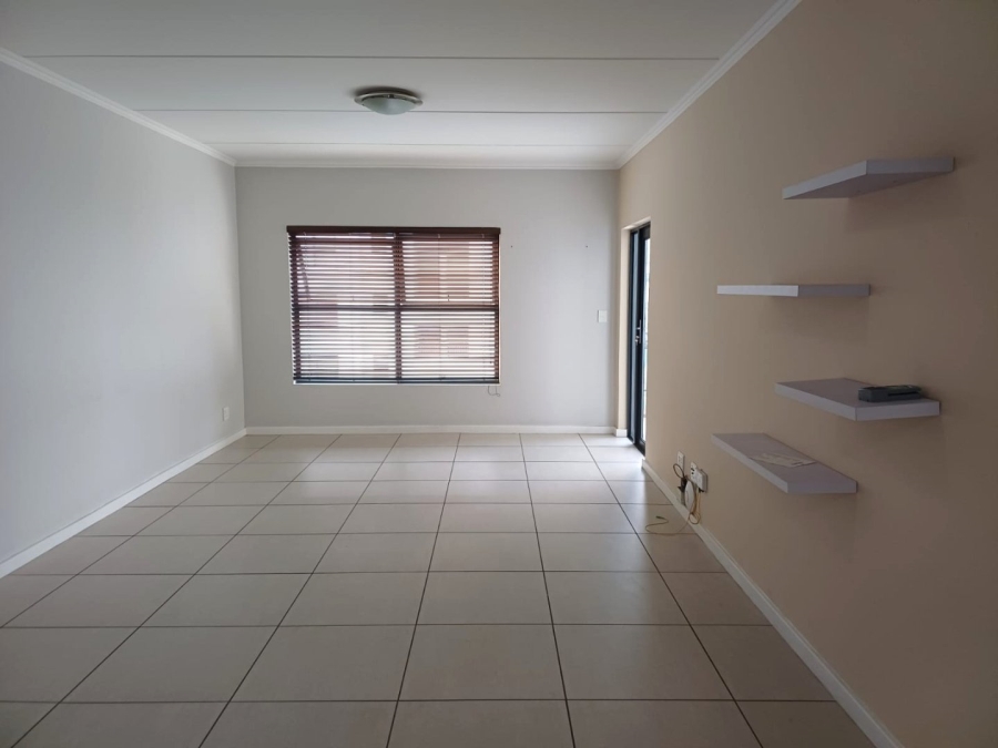 To Let 2 Bedroom Property for Rent in Greenstone Ridge Gauteng