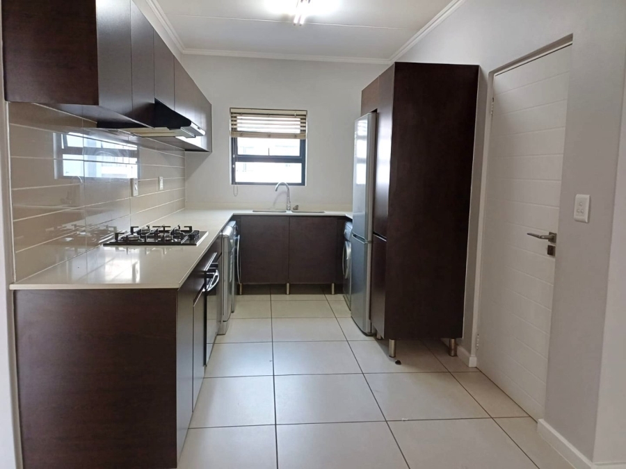 To Let 2 Bedroom Property for Rent in Greenstone Ridge Gauteng