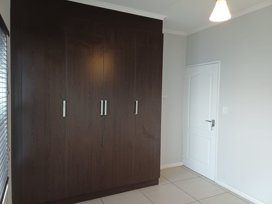 To Let 2 Bedroom Property for Rent in Greenstone Ridge Gauteng