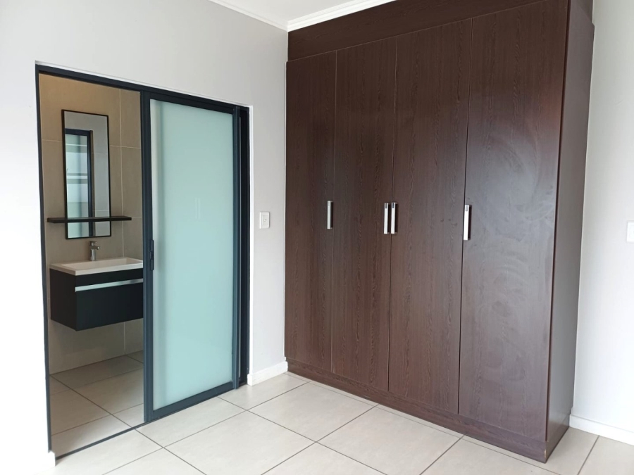 To Let 2 Bedroom Property for Rent in Greenstone Ridge Gauteng
