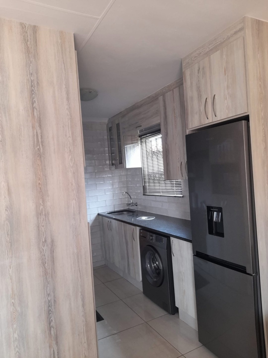 2 Bedroom Property for Sale in Windmill Park Gauteng