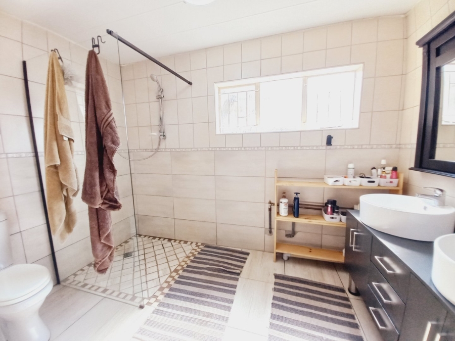 3 Bedroom Property for Sale in Creston Hill Gauteng