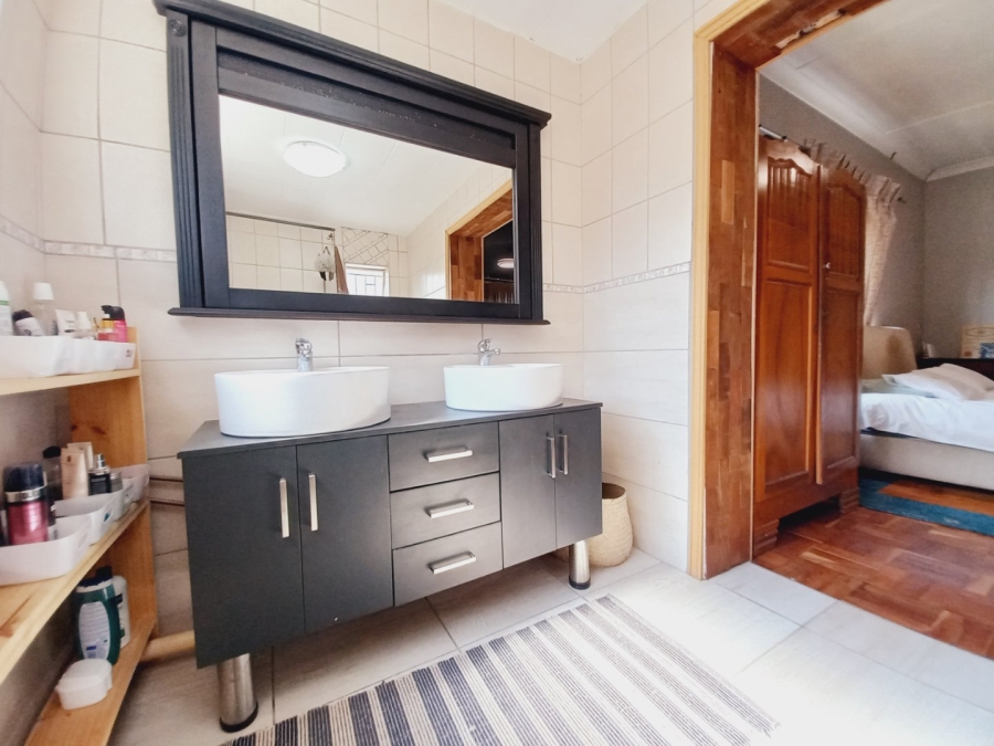 3 Bedroom Property for Sale in Creston Hill Gauteng