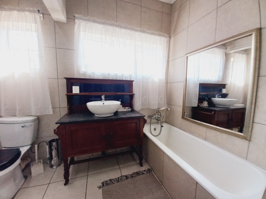 3 Bedroom Property for Sale in Creston Hill Gauteng