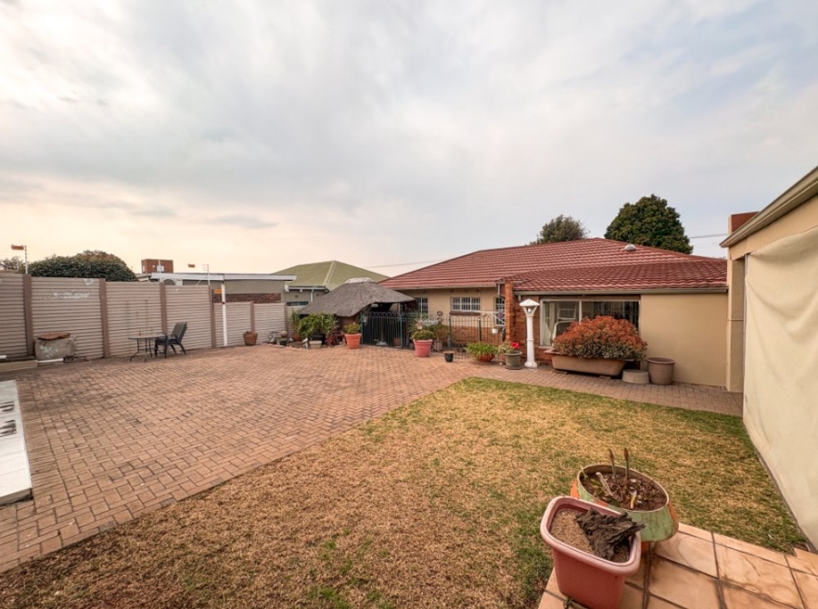 4 Bedroom Property for Sale in Wannenburghoogte Gauteng