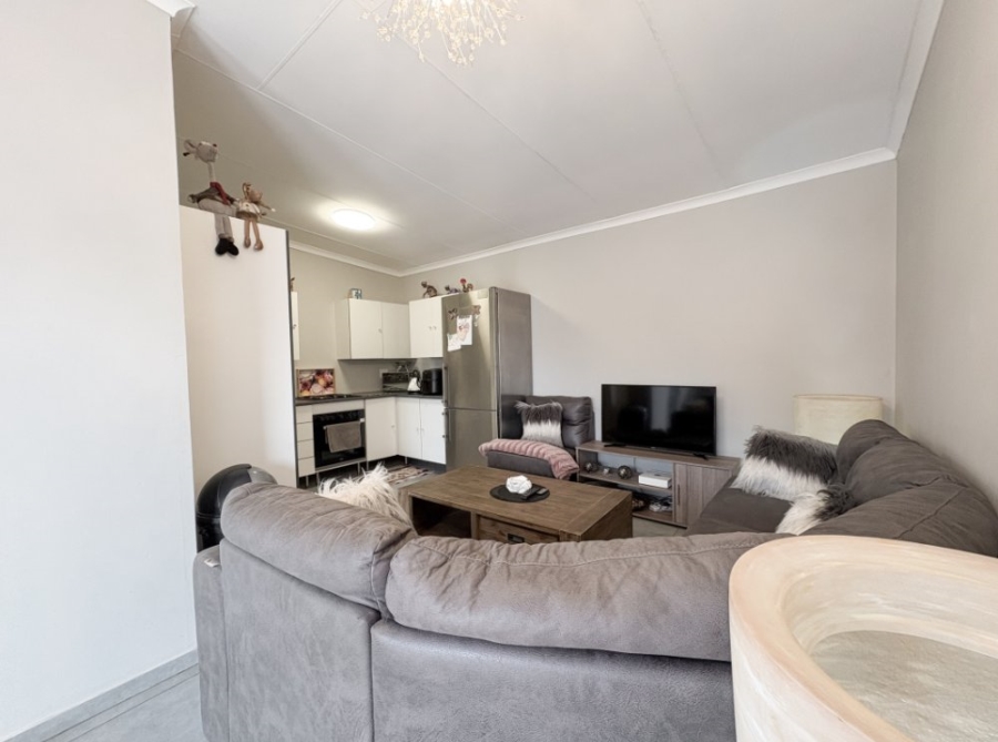 4 Bedroom Property for Sale in Wannenburghoogte Gauteng