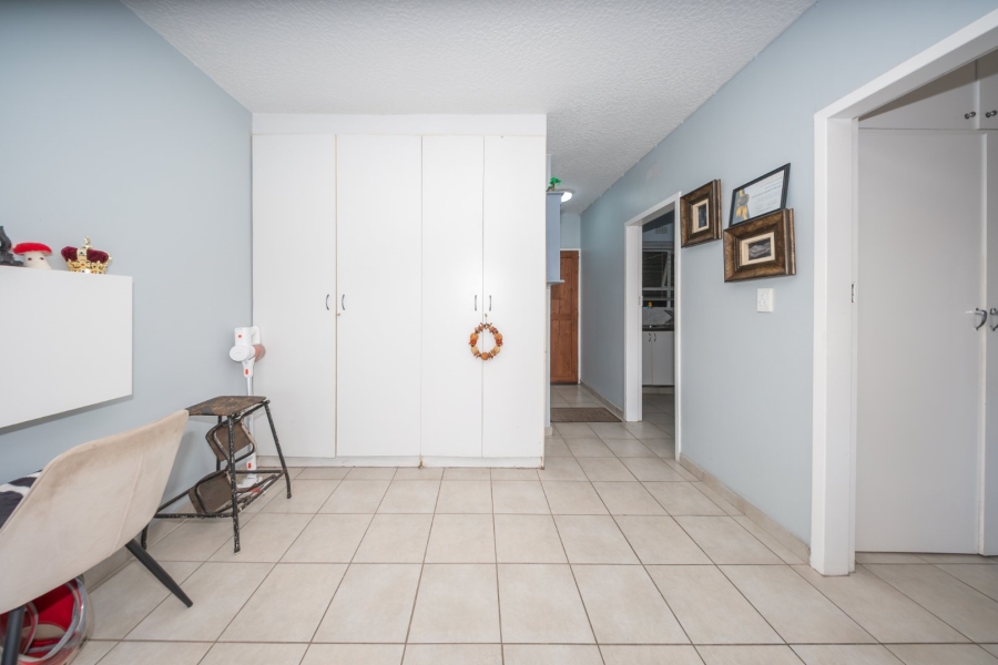 1 Bedroom Property for Sale in Edenvale Central Gauteng