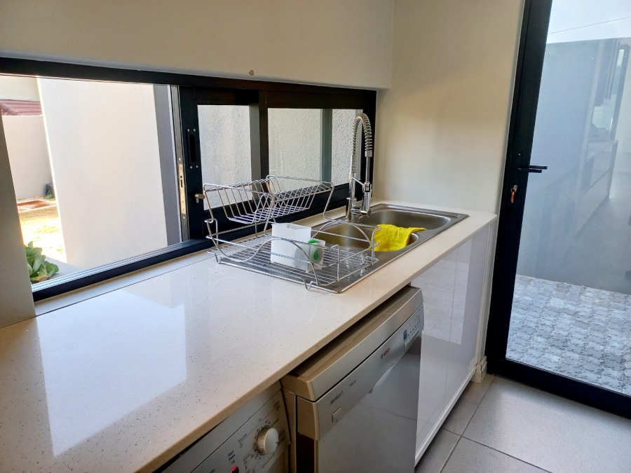 To Let  Bedroom Property for Rent in Morningside Manor Gauteng