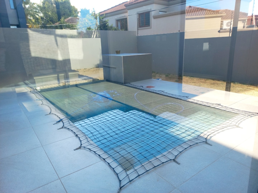 To Let  Bedroom Property for Rent in Morningside Manor Gauteng