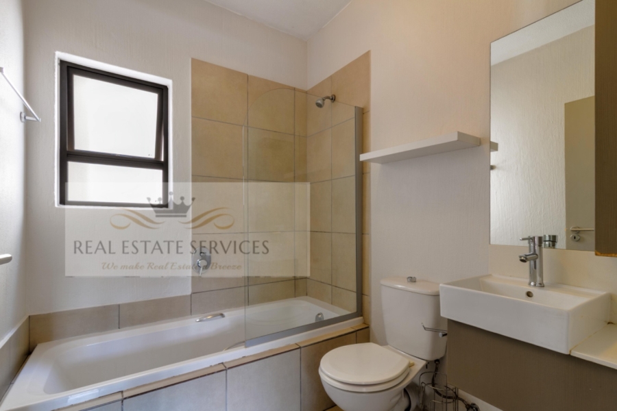  Bedroom Property for Sale in Broadacres Gauteng