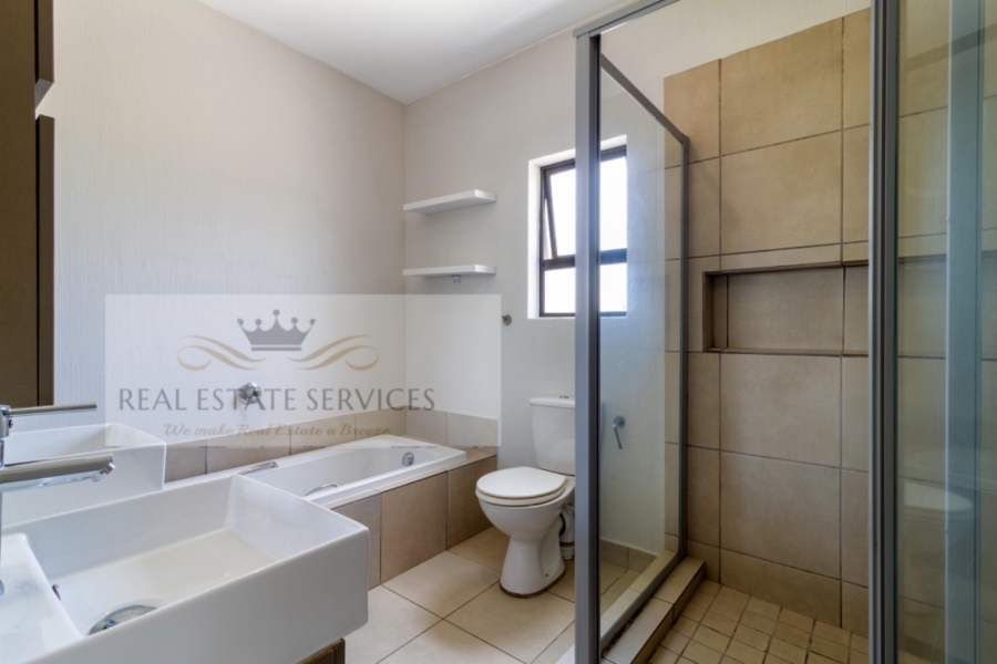  Bedroom Property for Sale in Broadacres Gauteng