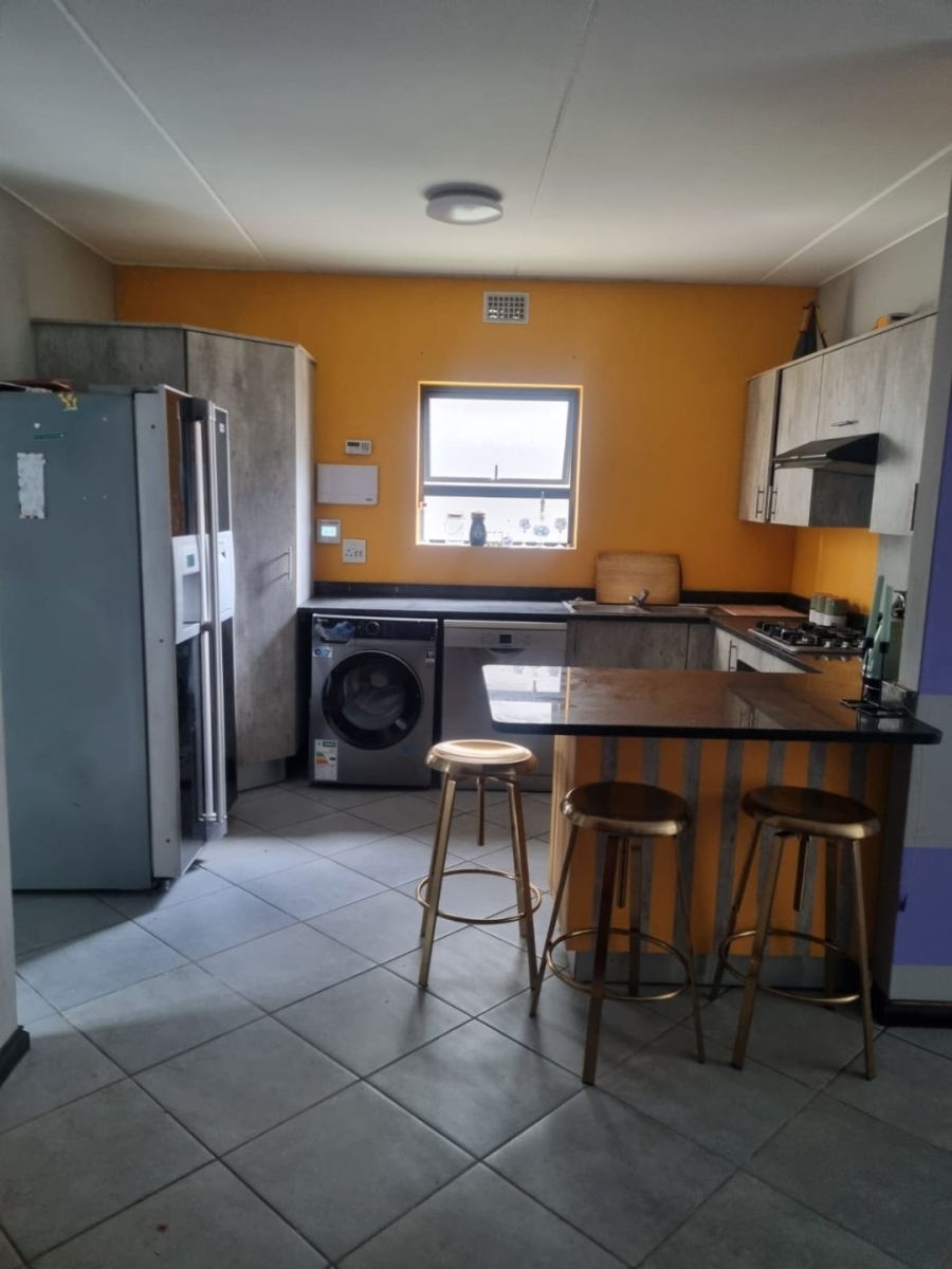 2 Bedroom Property for Sale in Norton Home Estate AH Gauteng