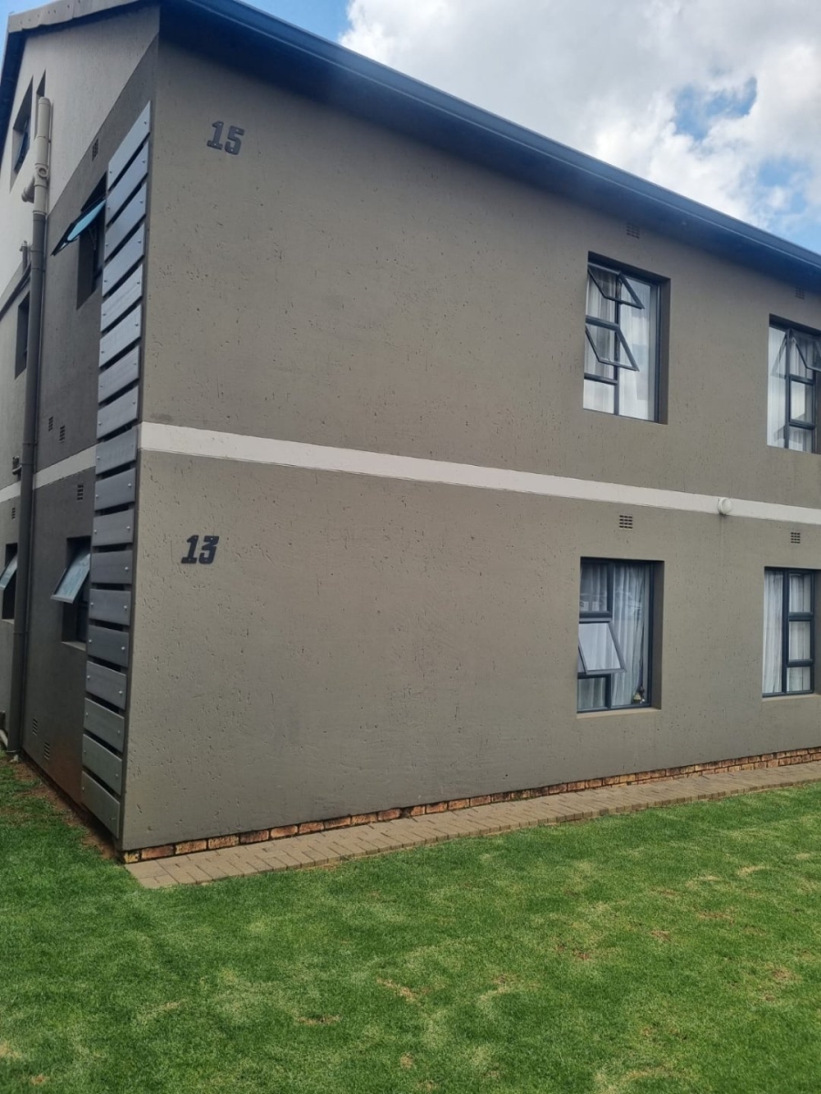 2 Bedroom Property for Sale in Norton Home Estate AH Gauteng
