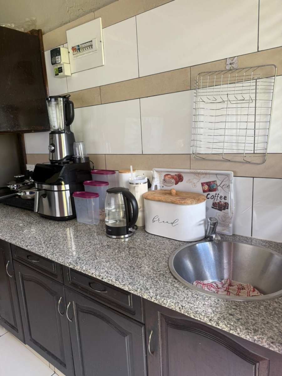 To Let 1 Bedroom Property for Rent in Noordwyk Gauteng