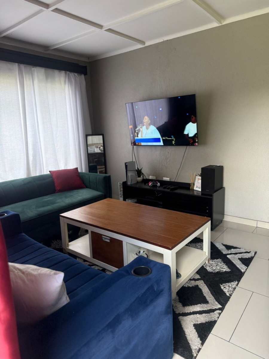 To Let 1 Bedroom Property for Rent in Noordwyk Gauteng