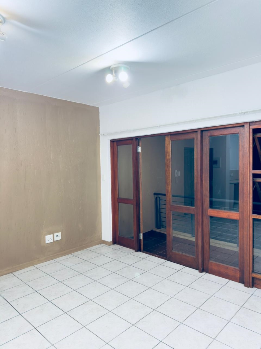 To Let 2 Bedroom Property for Rent in Douglasdale Gauteng