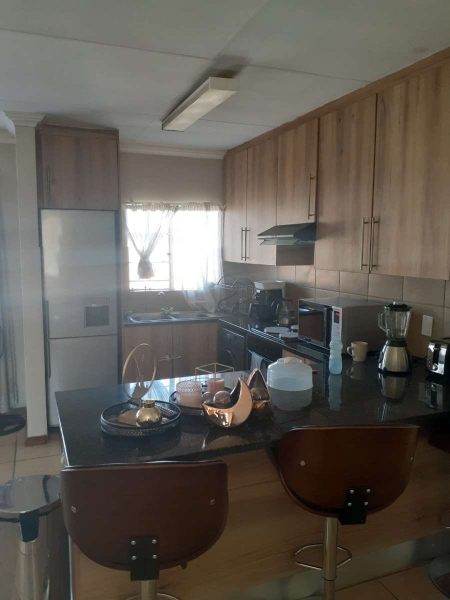 3 Bedroom Property for Sale in Annlin Gauteng