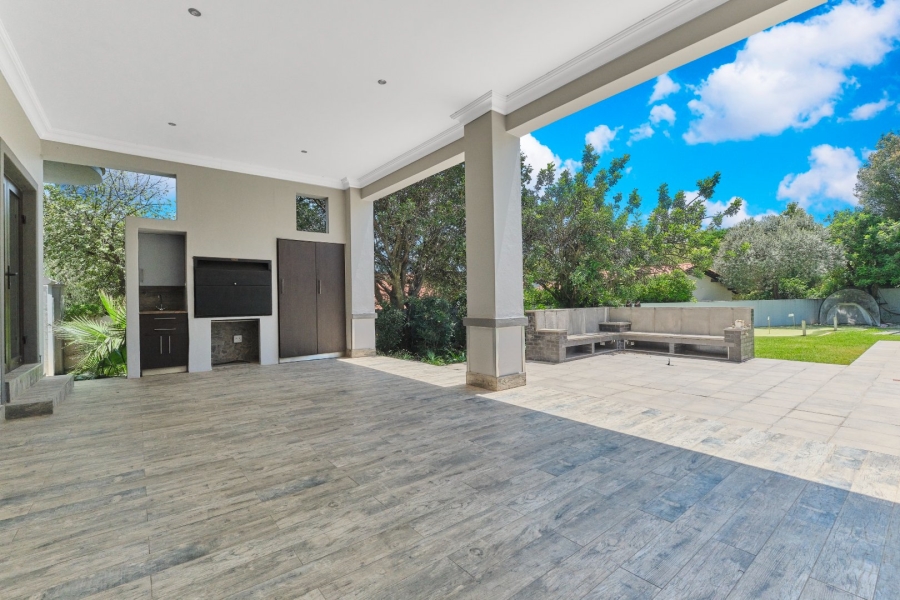 5 Bedroom Property for Sale in Dainfern Valley Gauteng