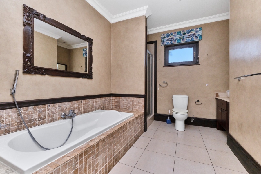 5 Bedroom Property for Sale in Dainfern Valley Gauteng