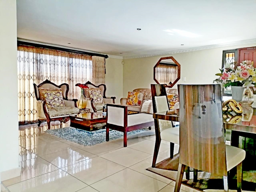 2 Bedroom Property for Sale in Blue Hills Gauteng