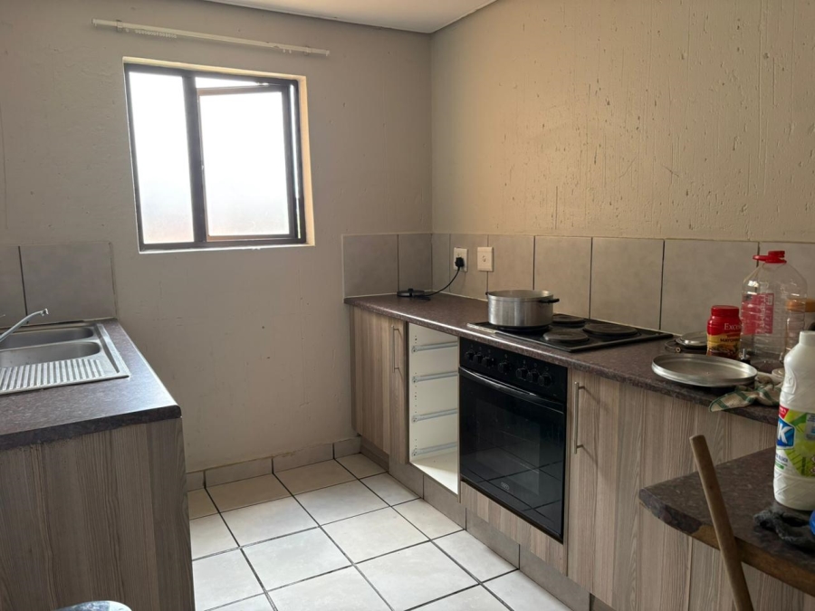 To Let 2 Bedroom Property for Rent in Cruywagenpark Gauteng