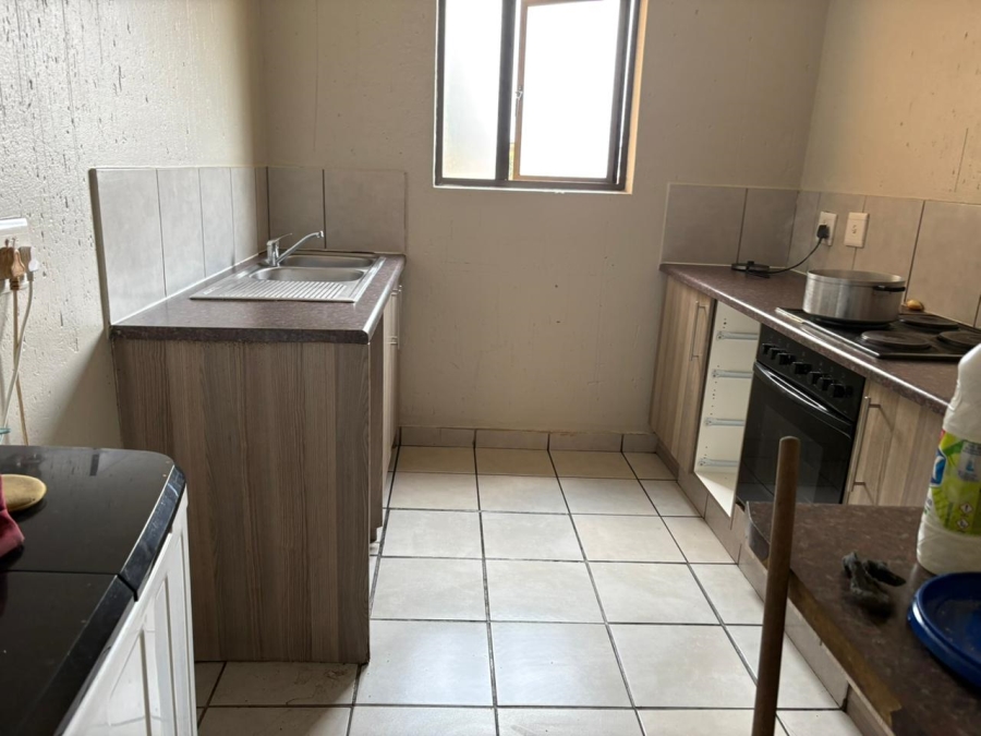 To Let 2 Bedroom Property for Rent in Cruywagenpark Gauteng