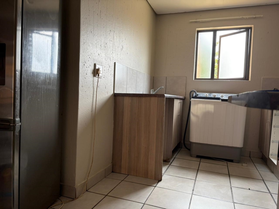To Let 2 Bedroom Property for Rent in Cruywagenpark Gauteng