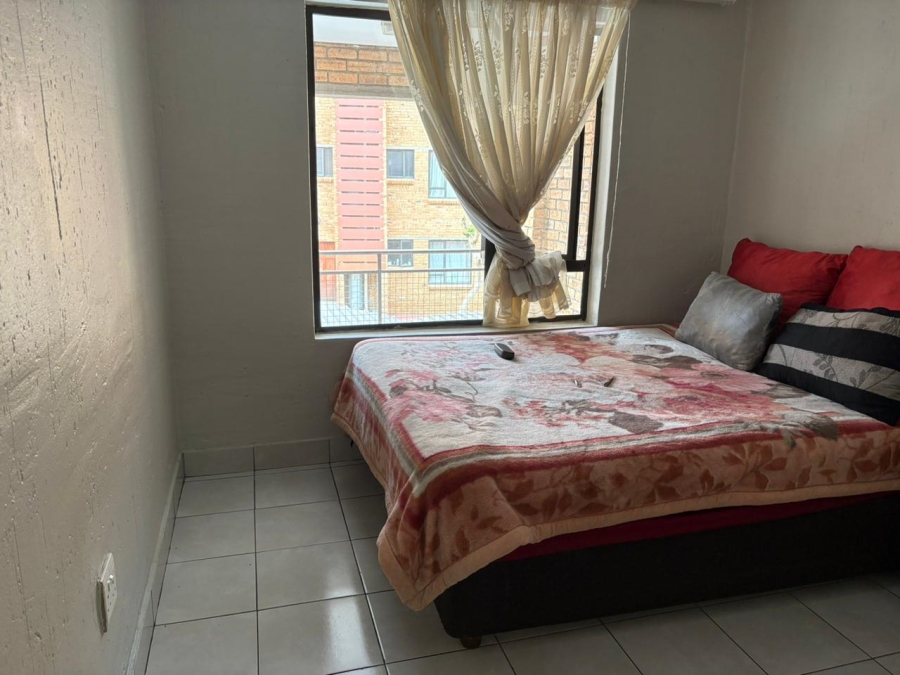 To Let 2 Bedroom Property for Rent in Cruywagenpark Gauteng