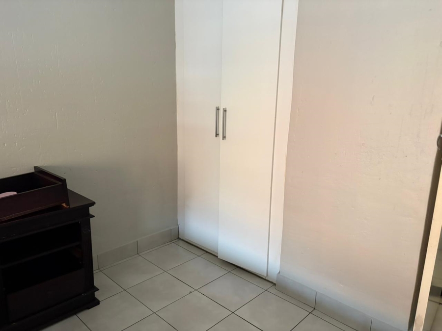 To Let 2 Bedroom Property for Rent in Cruywagenpark Gauteng