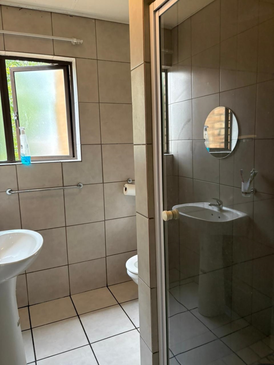 To Let 2 Bedroom Property for Rent in Cruywagenpark Gauteng