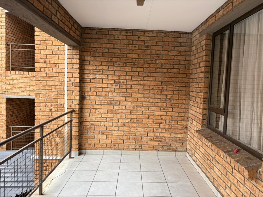 To Let 2 Bedroom Property for Rent in Cruywagenpark Gauteng