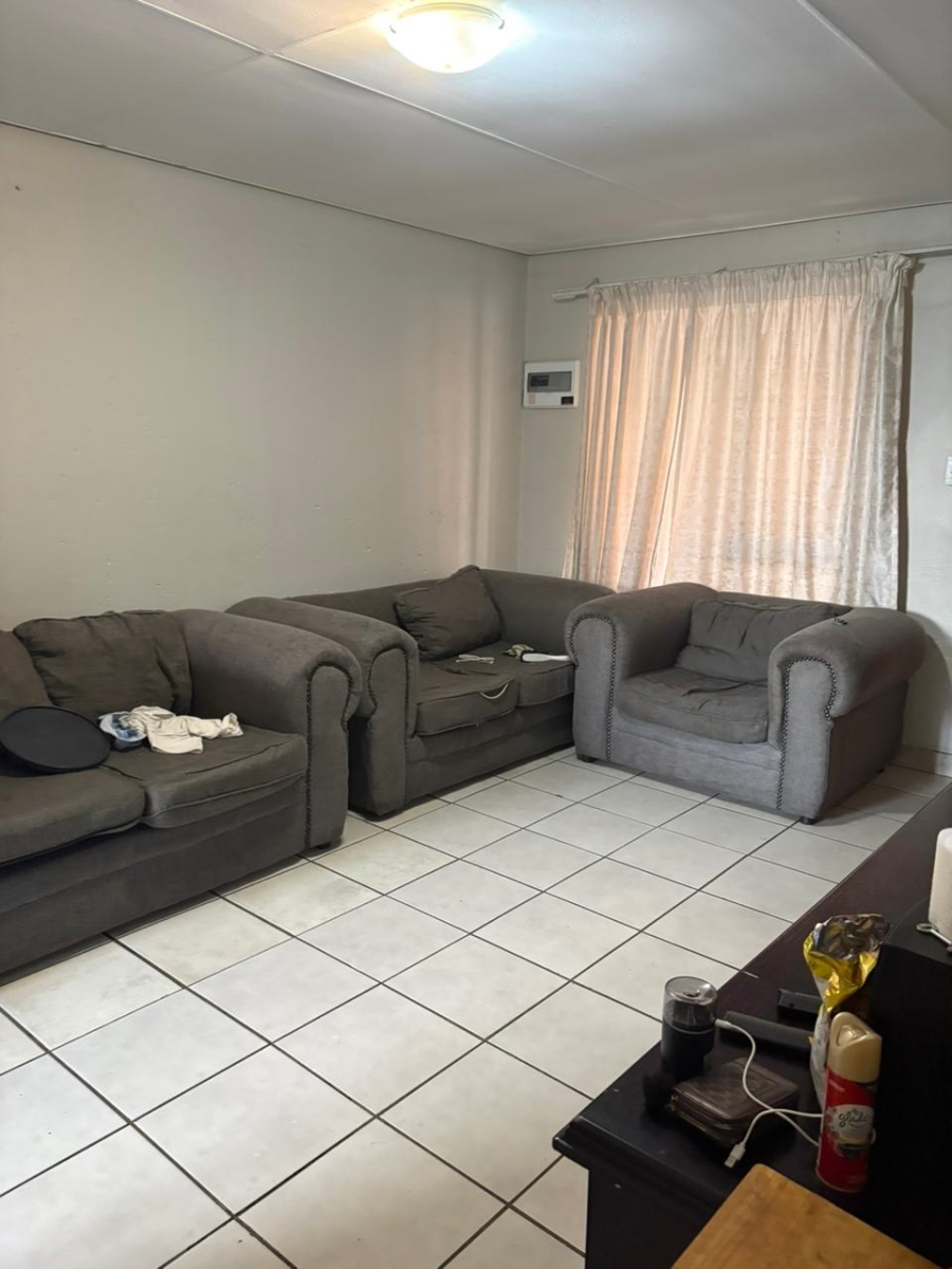 To Let 2 Bedroom Property for Rent in Cruywagenpark Gauteng