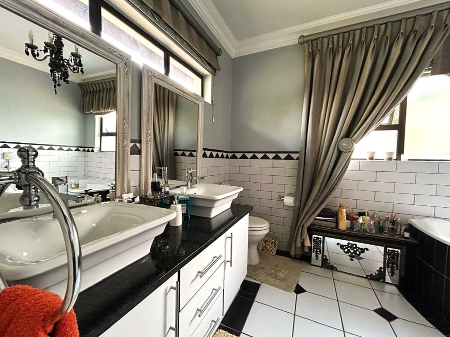 4 Bedroom Property for Sale in Midstream Estate Gauteng