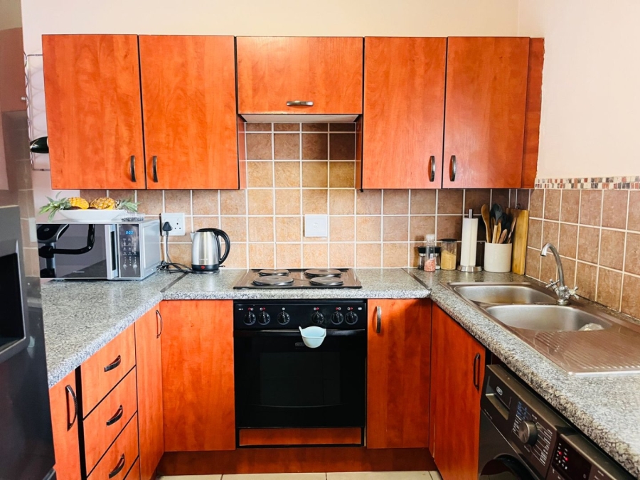 2 Bedroom Property for Sale in Meredale Gauteng