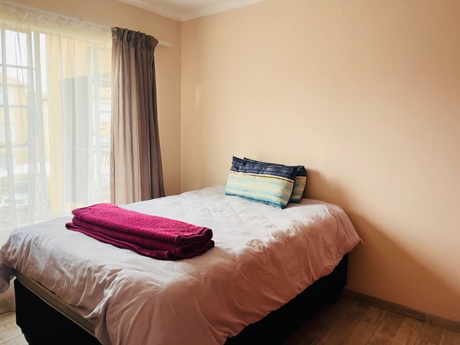 2 Bedroom Property for Sale in Meredale Gauteng