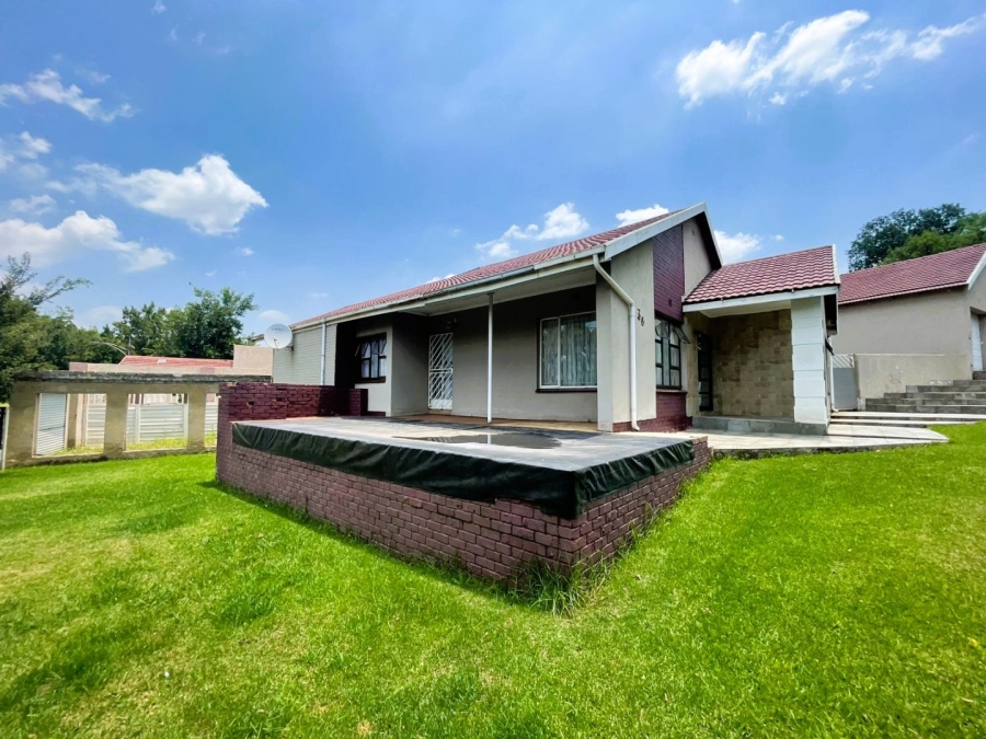 3 Bedroom Property for Sale in Laversburg Gauteng