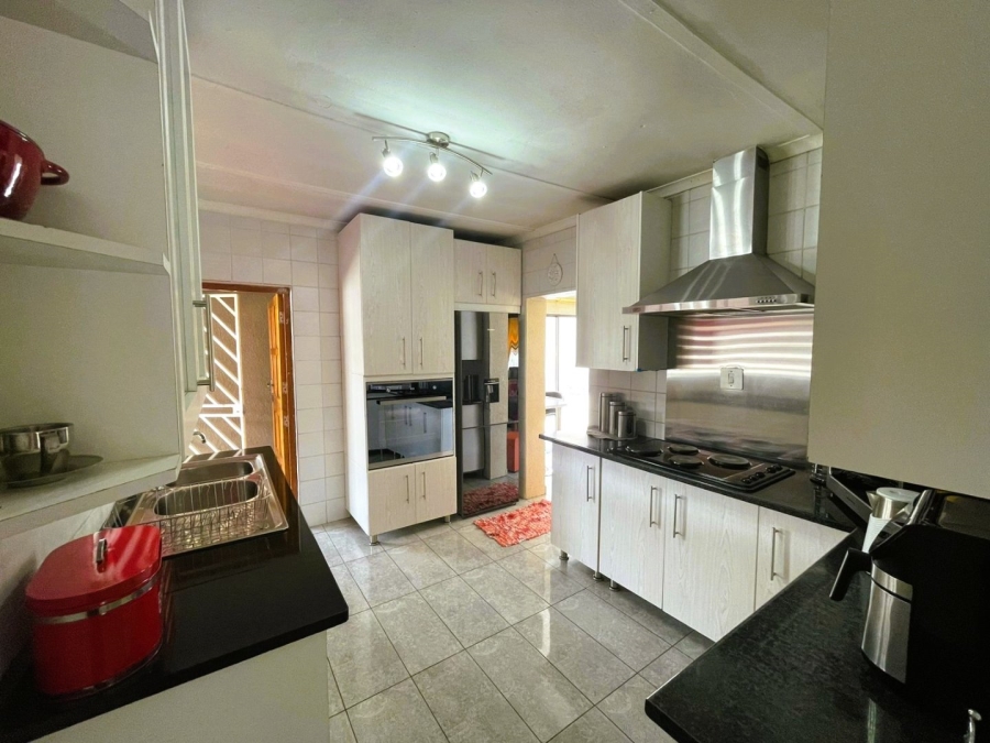 3 Bedroom Property for Sale in Laversburg Gauteng