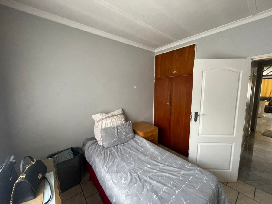 3 Bedroom Property for Sale in Laversburg Gauteng