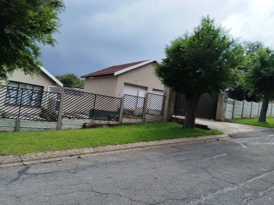 3 Bedroom Property for Sale in Laversburg Gauteng