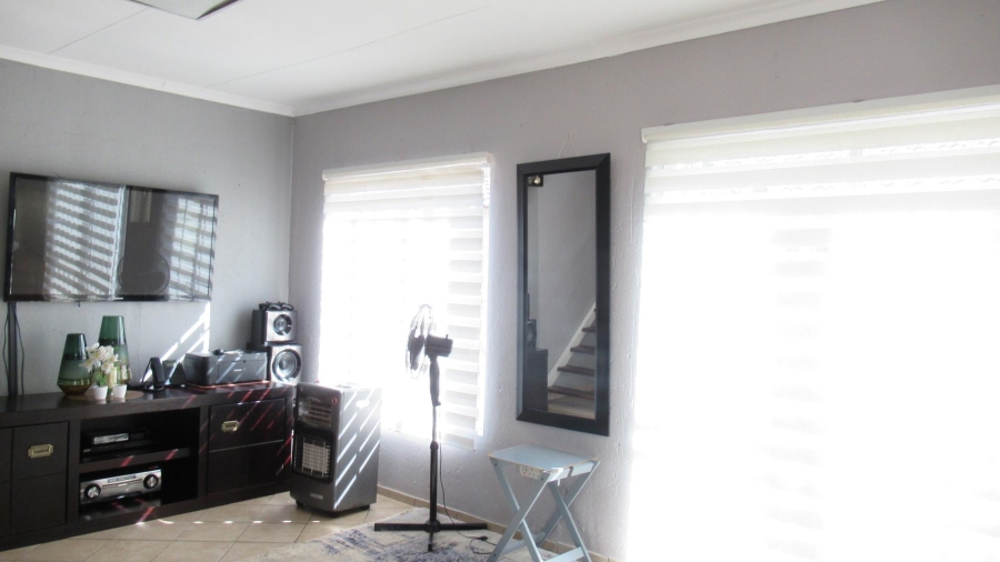 2 Bedroom Property for Sale in Willow Park Manor Gauteng