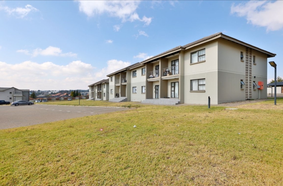 To Let 2 Bedroom Property for Rent in Noordwyk Gauteng