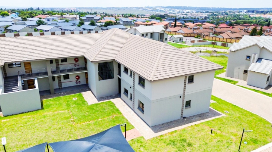 To Let 2 Bedroom Property for Rent in Noordwyk Gauteng