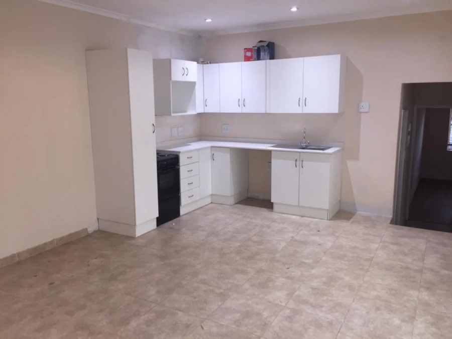 To Let 1 Bedroom Property for Rent in Waverley Gauteng