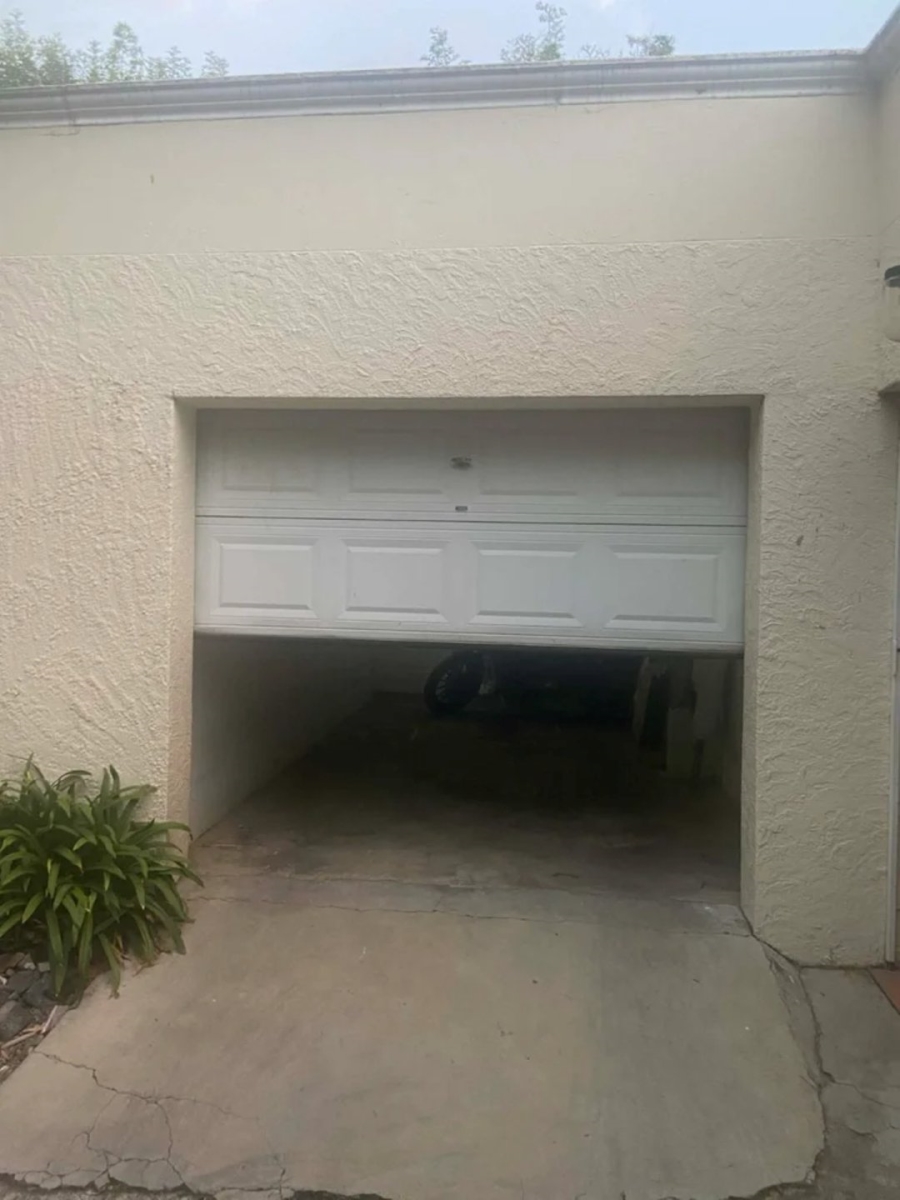 To Let 1 Bedroom Property for Rent in Waverley Gauteng